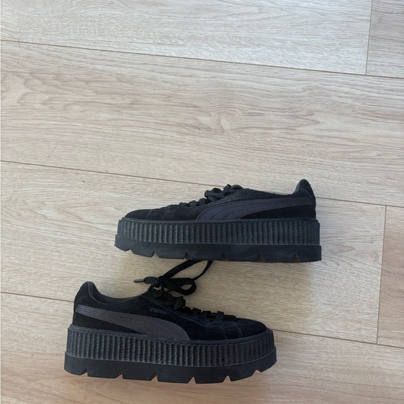 Puma Women's Black Platform Sneakers - Picture 1 of 2